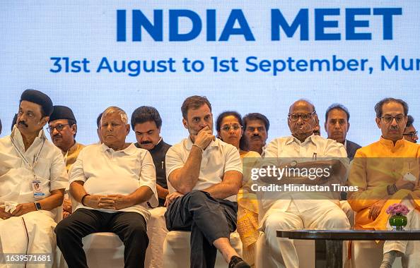 विपक्षी एकजुटता का संदेश: पटना में तृणमूल कांग्रेस ने राहुल-तेजस्वी के 'वोटर अधिकार यात्रा' में भाग लेने का फैसला किया 1 तृणमूल कांग्रेस ने राहुल-तेजस्वी की वोटर अधिकार यात्रा में लिया हिस्सा