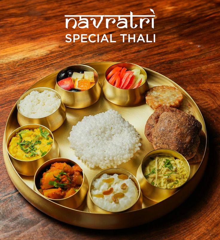 Navratri Vrat Diet में ये 5 आम Mistakes, जानें कैसे बचें और सेहत बनी रहें 1 नट्स, दही और प्रोटीन युक्त व्रत-खाद्य पदार्थों का मिश्रण” Navratri Vrat Diet 2025